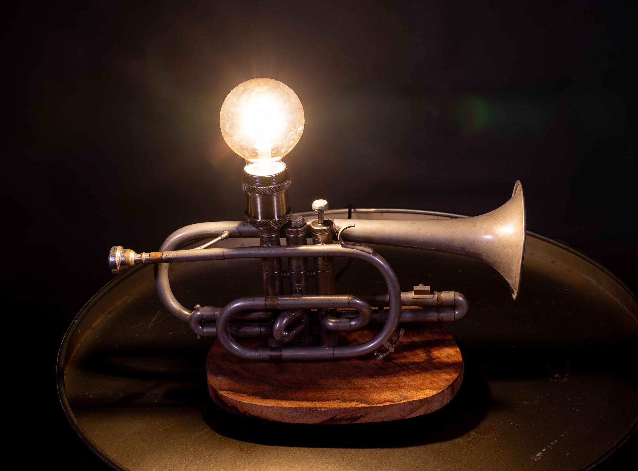 Muzieklampen cornet met kleine lamp
