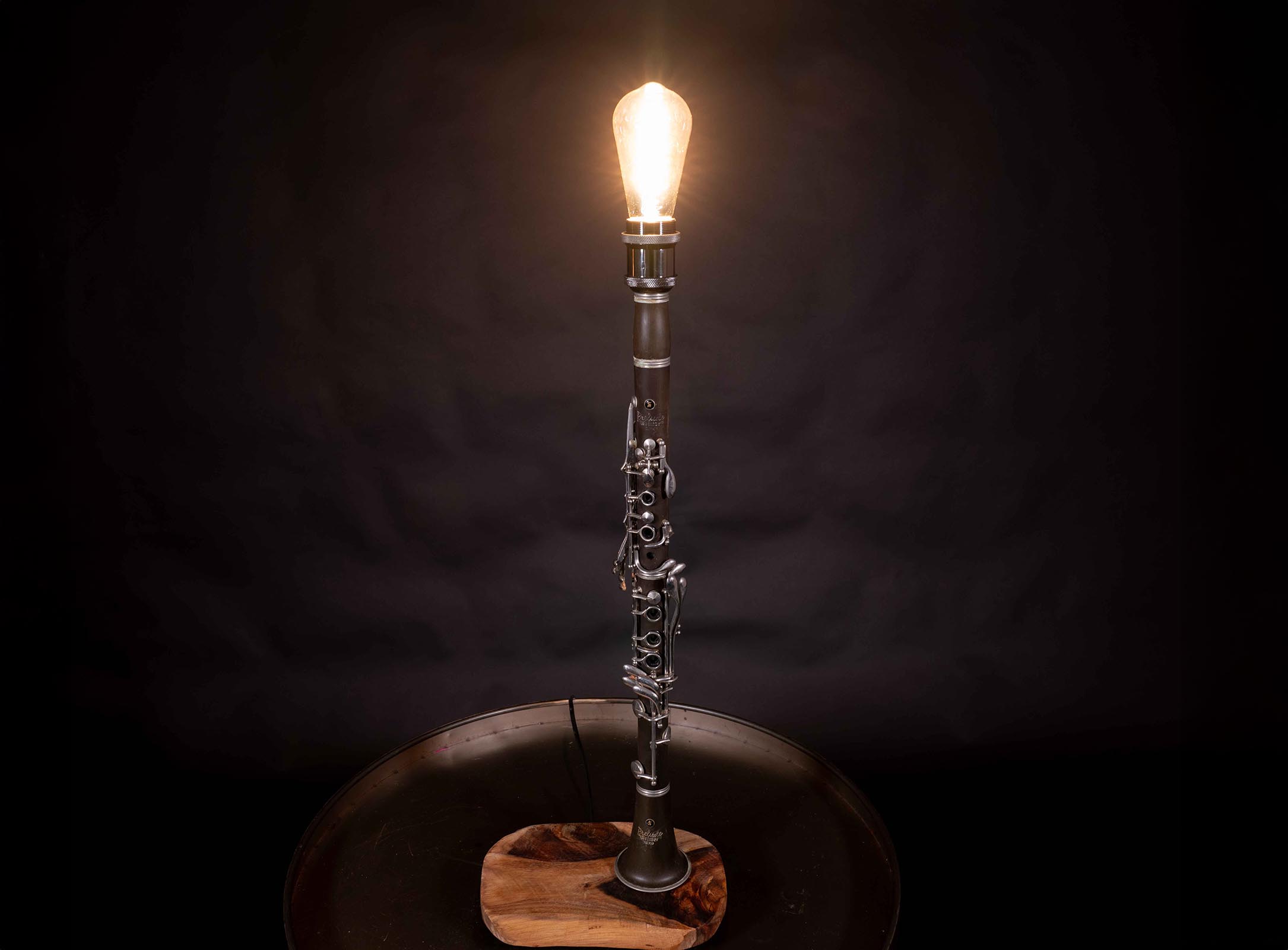 Muzieklampen klarinet met lamp rechtop